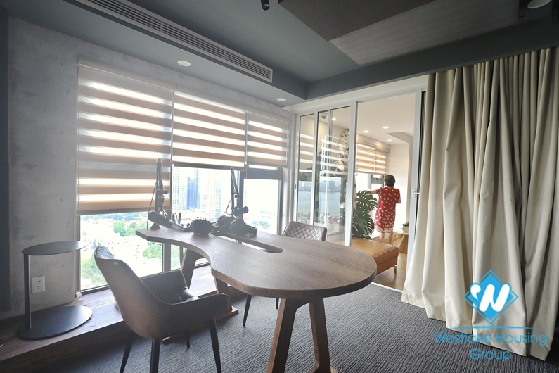 Large size apartment 4 bedrooms for rent at D' Leroi soleil Xuan Dieu.